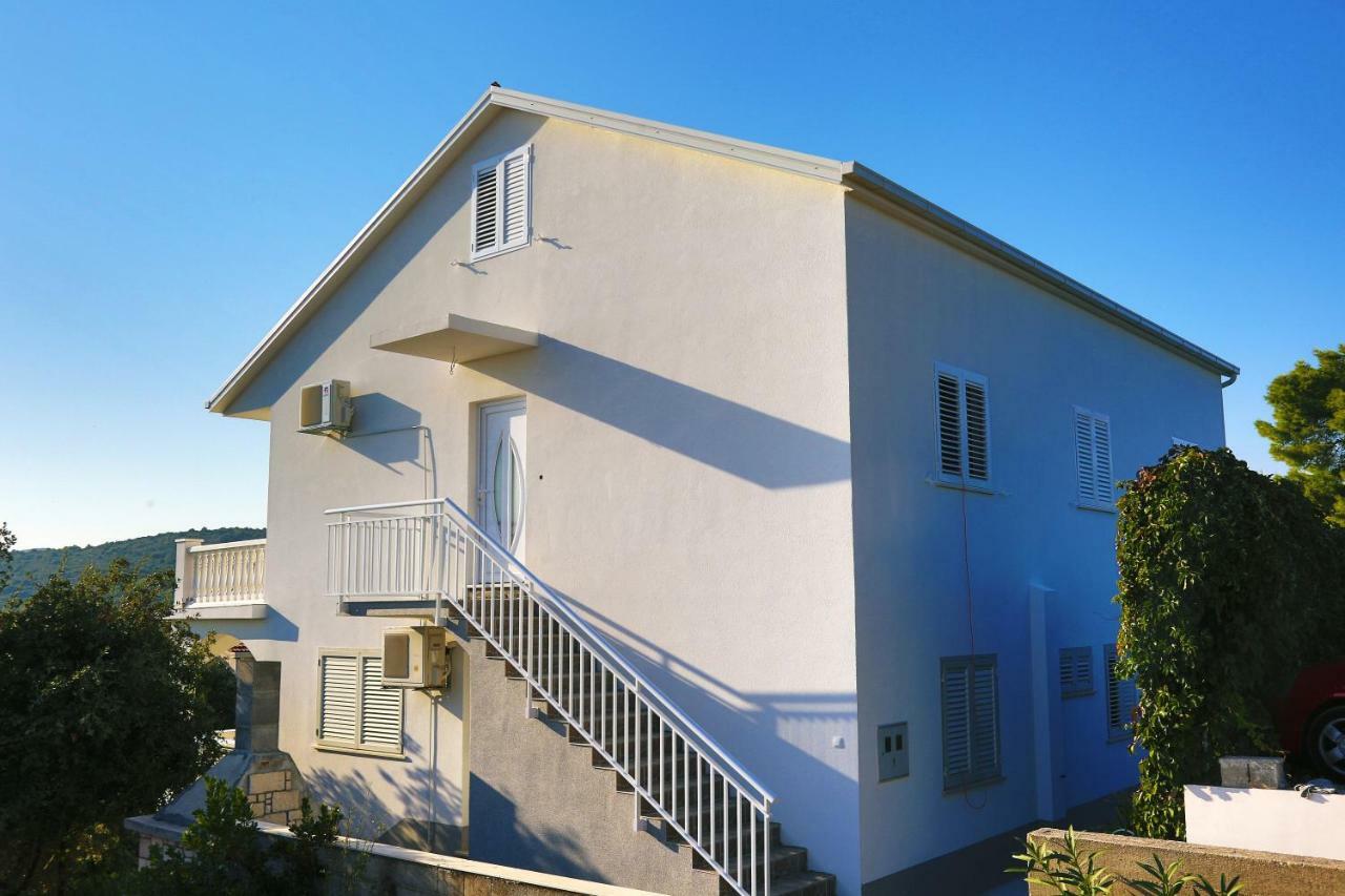 Apartments Tonia Br. 1 Zavalatica Exterior photo